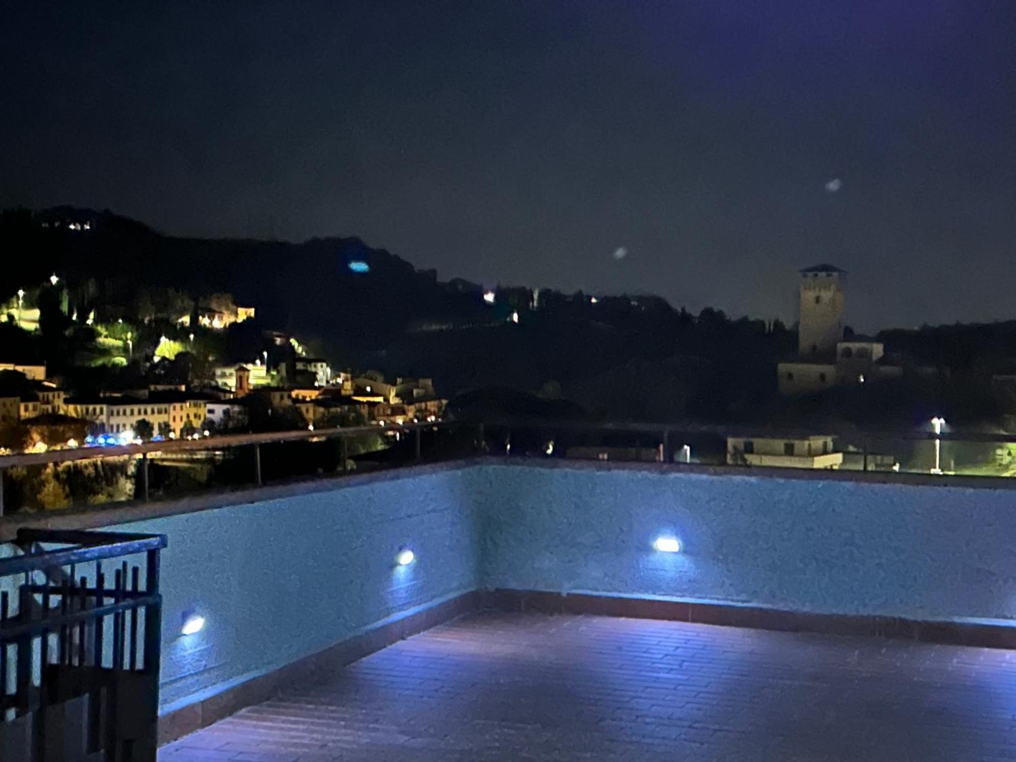 Sesto Piano Apartment インチーザ・イン・ヴァルダルノ エクステリア 写真